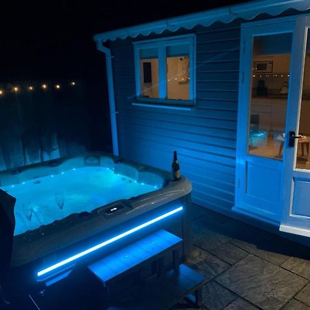 The Summerhouse, Countryside Retreat With Private Hot Tub บริดจ์นอร์ท ภายนอก รูปภาพ