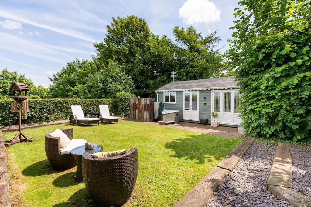 The Summerhouse, Countryside Retreat With Private Hot Tub บริดจ์นอร์ท ภายนอก รูปภาพ