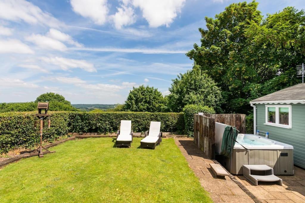 The Summerhouse, Countryside Retreat With Private Hot Tub บริดจ์นอร์ท ภายนอก รูปภาพ